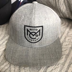 Moto hat new